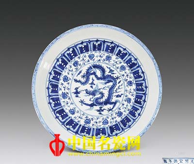 明宣德 青花龙纹大盘