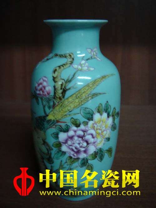 粉彩瓷的装饰特点及雍正粉彩浅析