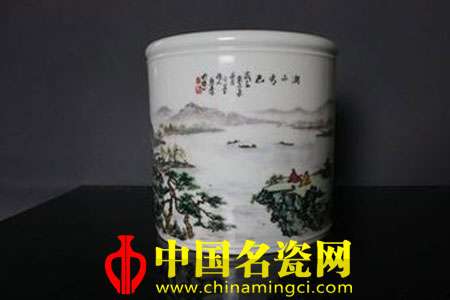 粉彩瓷器的形成与鉴别方法