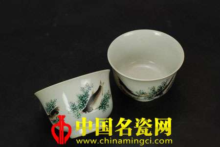 浅谈陶瓷粉彩的艺术特点与发展