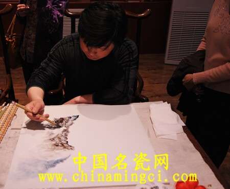 王昌彪瓷艺丹青状山水