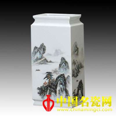 汪桂英 青山绿野四方镶器粉彩瓷瓶