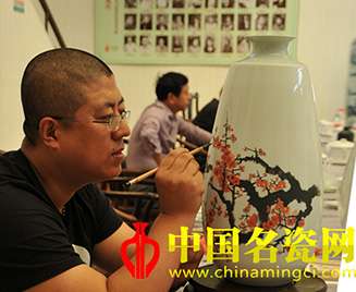 游目驰怀观沧海——陶然陶瓷艺术初论