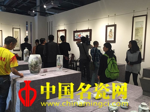 收藏家组团参观瓷博会 观赏淘宝两不误