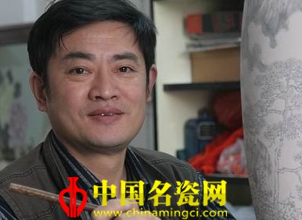 余效团：挥毫泼墨 寄情山水