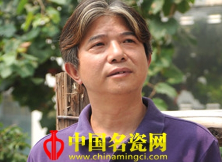 青花神韵 浑然天成——徐萍