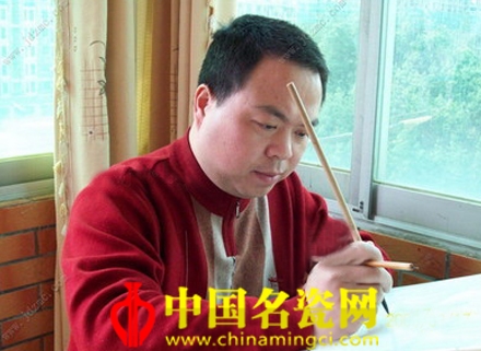 娴静柔淑 清雅悠然 ——品石峰陶瓷人物画