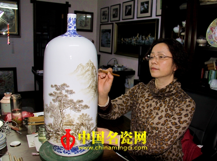 林红：纵情山水间