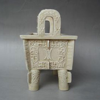 德化窑仿青铜器梵文鼎