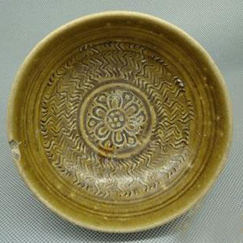 岳州窑青瓷刻花水洗