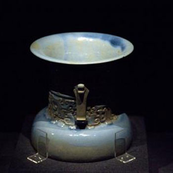 明宜兴窑天蓝釉仿古铜纹尊