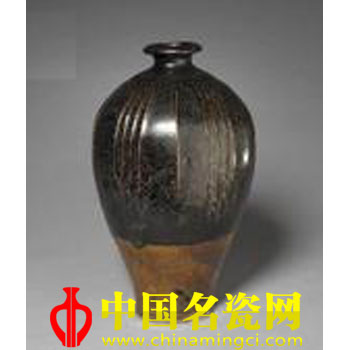 建宁窑酱釉梅瓶