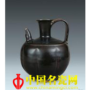 建宁窑黑釉瓜棱执壶