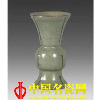 郊坛官窑出戟尊