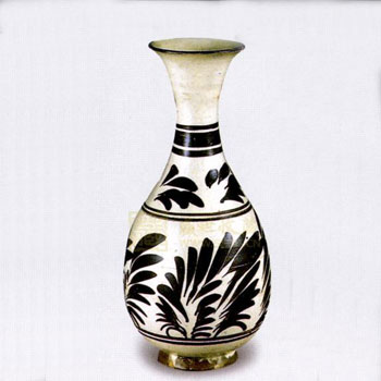 扒村窑白底黑花玉壶春瓶