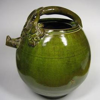 辽龙泉务窑绿釉壶