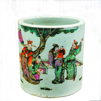 华亭窑 清五彩人物笔筒