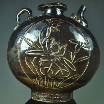 华亭窑黑釉扁壶