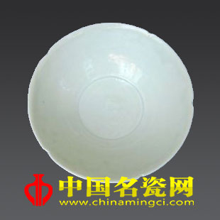 邢窑白瓷葵口碗